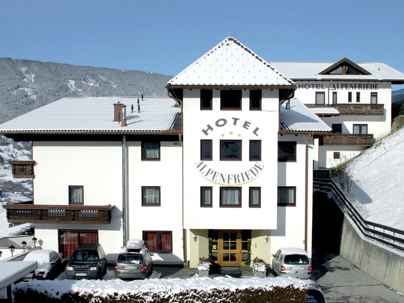 Hotel Alpenfriede se skipasem