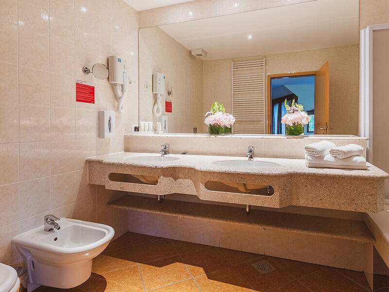 Hotel Ramada Hotel & Suites