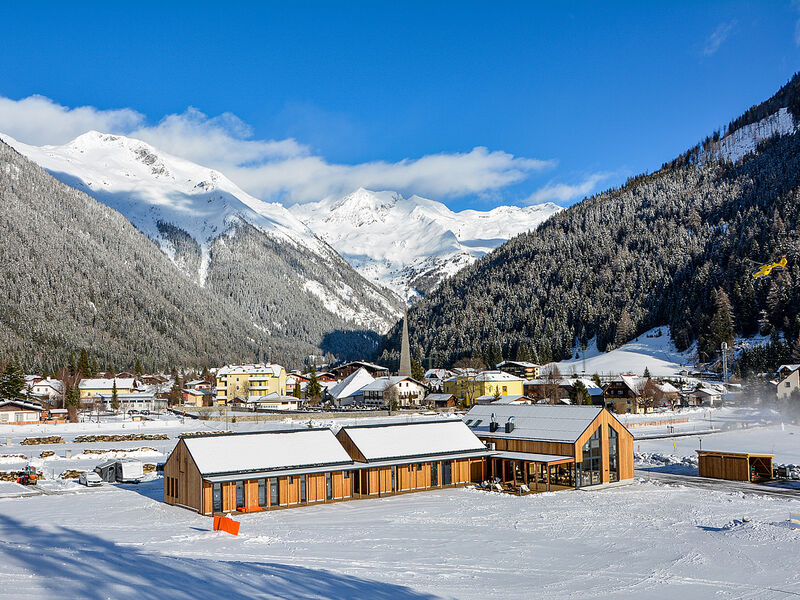 HOCHoben Chalets & Mobilhomes se skipasem