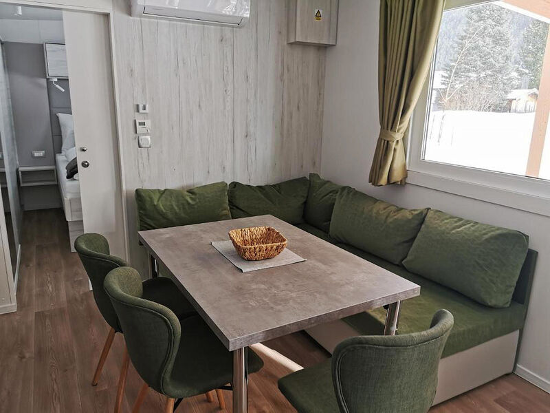 HOCHoben Chalets & Mobilhomes se skipasem